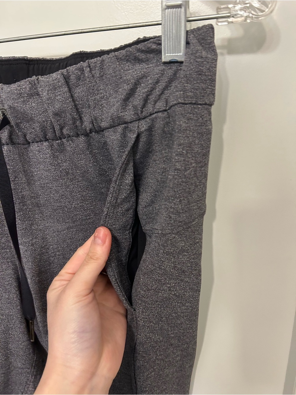 Lululemon On The Fly Pants in Heathered Black Gray - Picture 8 of 13